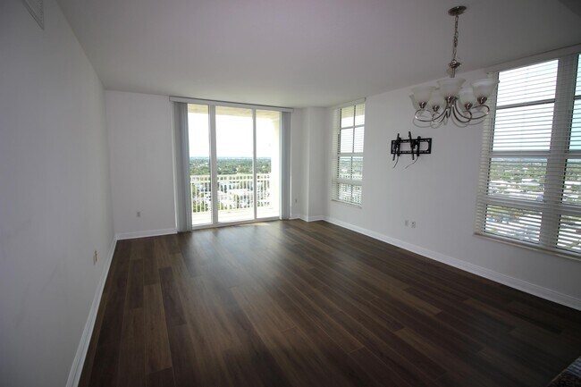 Building Photo - 350 N Federal Hwy