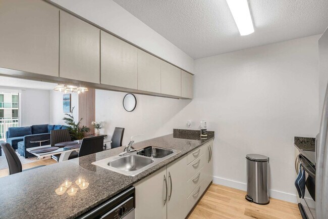 Building Photo - 1 SE 12th St