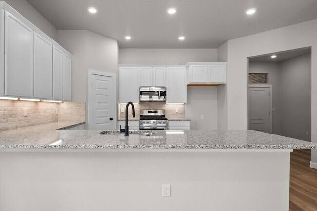 Building Photo - 3202 Farmhouse Ave