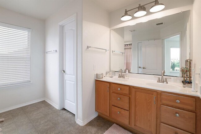 Building Photo - 8716 Panadero Dr