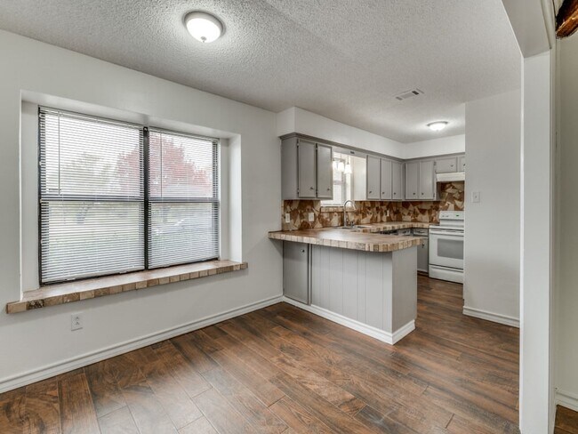 Building Photo - 6900 Wicks Trail