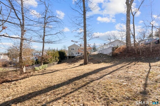 Building Photo - 540 Lakeside Dr