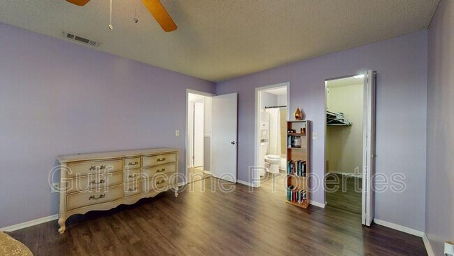 Building Photo - 5503 Fountain Lake Cir