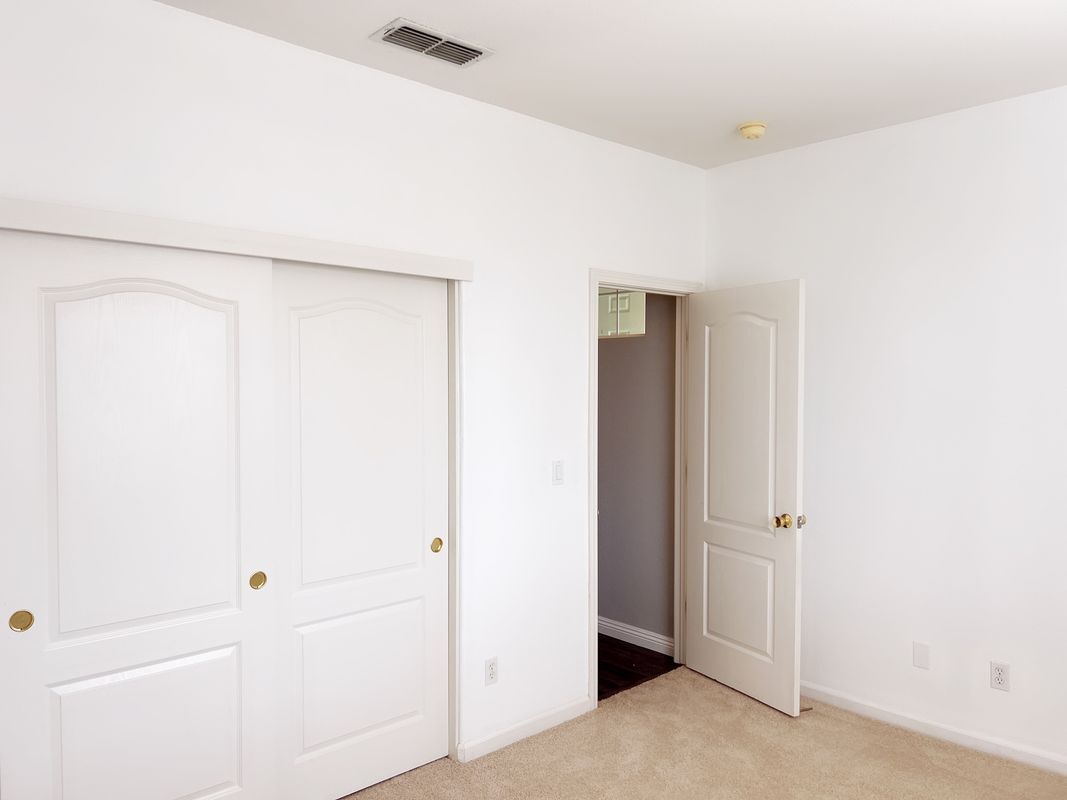 Building Photo - 9359 Ironstone Way