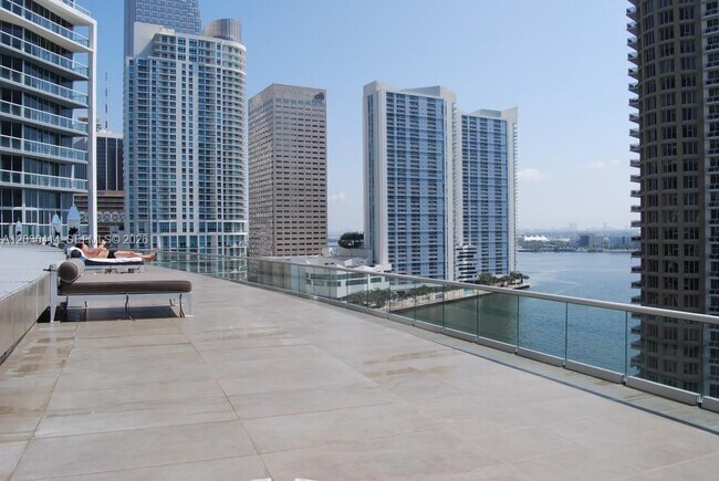 Building Photo - 465 Brickell Ave