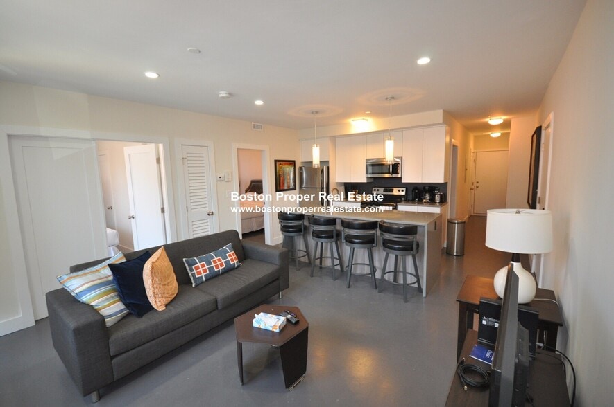 Building Photo - 659 Massachusetts Ave