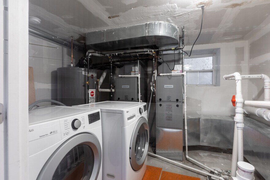 Building Photo - 2701 W Thomas St