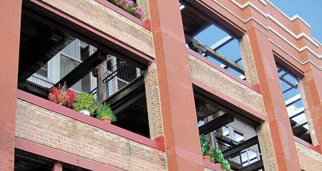 Atrium - 1000 W Washington Blvd