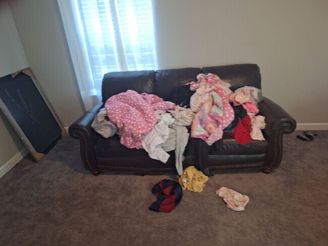 Building Photo - Beautiful Five Bedroom Home Located in Northeast Columbia!