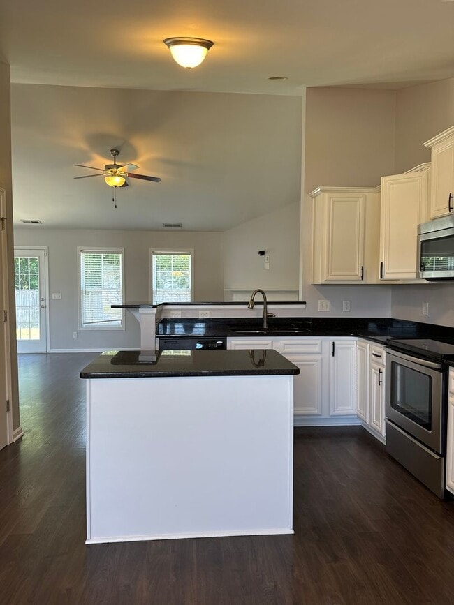 Building Photo - Something special on Sonoma!