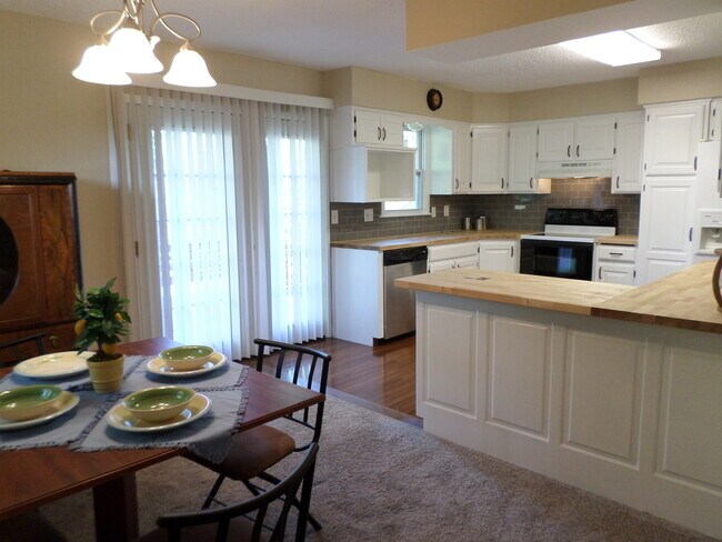 Building Photo - SHORT TERM LEASE ONLY