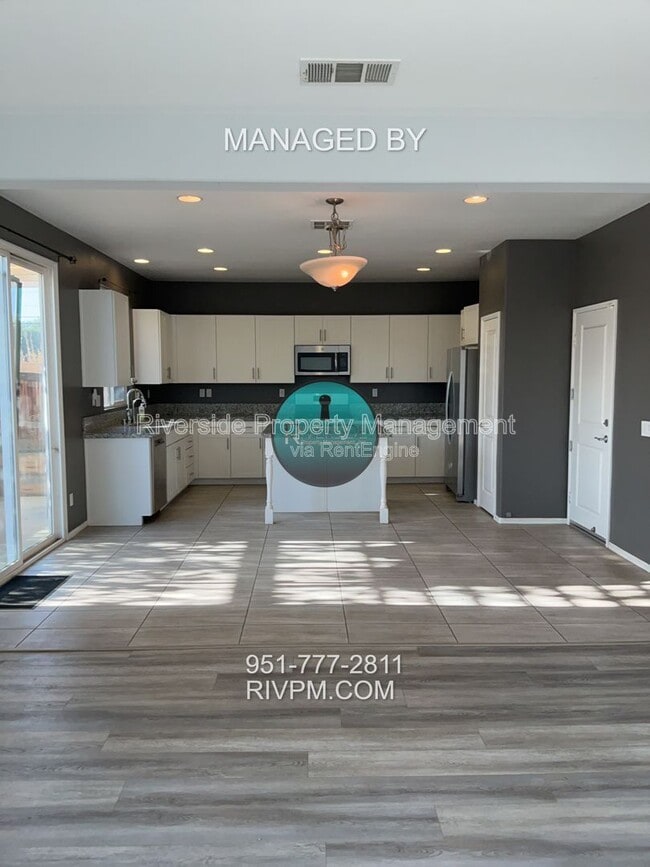 Building Photo - 8284 Camino Alto Dr