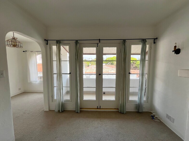 Balcony door and windows - 1617 California Ave