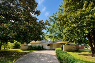 Building Photo - 1717 Alison Ave