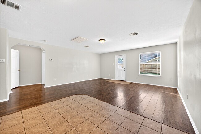 Building Photo - 19014 Prairie Bluff Dr
