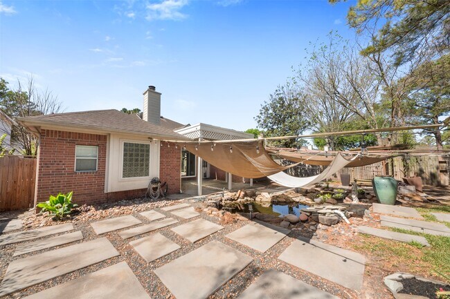 Building Photo - 23910 River Pl Dr