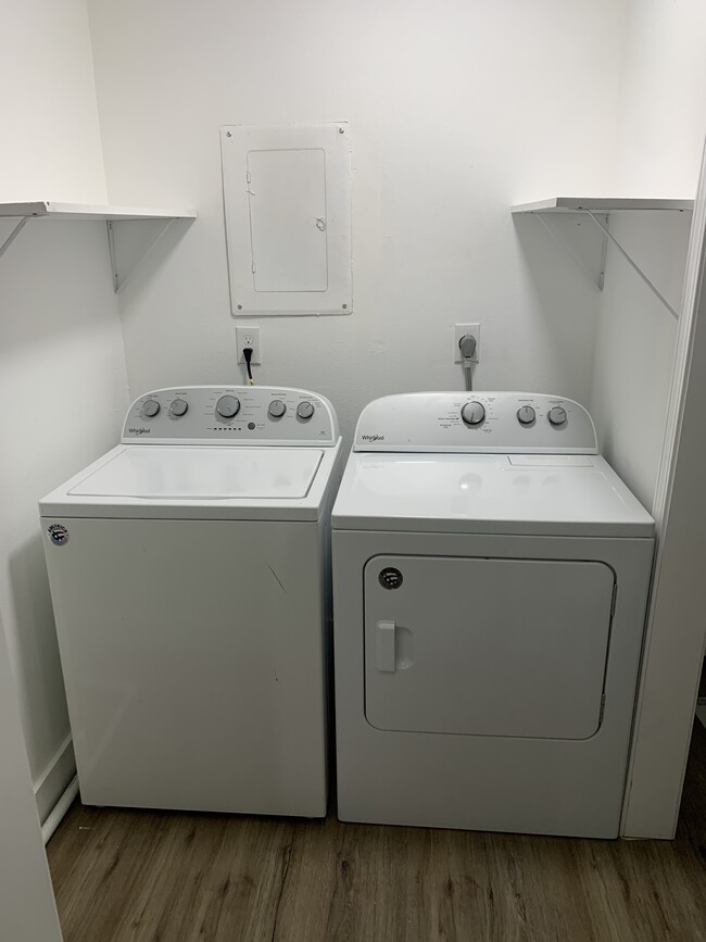 washer dryer included - 2112 Longwood Dr