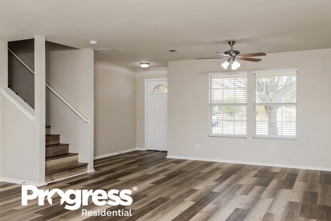 Building Photo - 153 N Willow Way