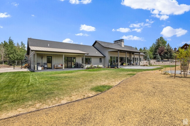 Building Photo - 5240 E Lake Creek Rd