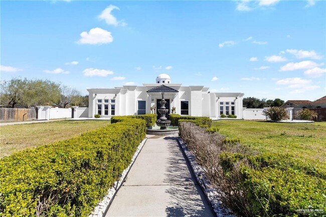 Building Photo - 4004 Persimmon Dr