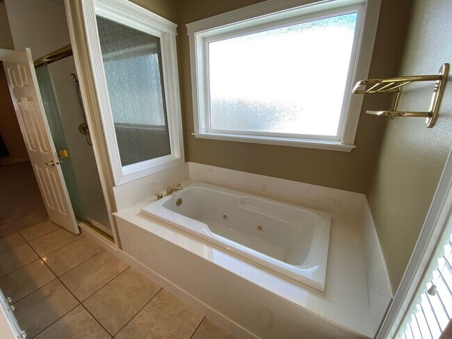 Building Photo - druc01