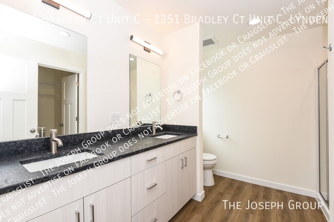 Building Photo - 1351 Bradley Ct