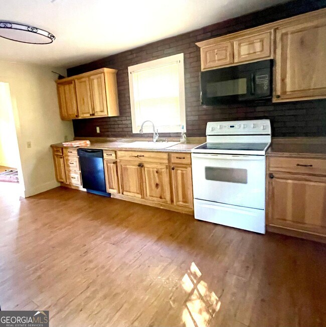 Building Photo - 76 Mt Pleasant Church Rd