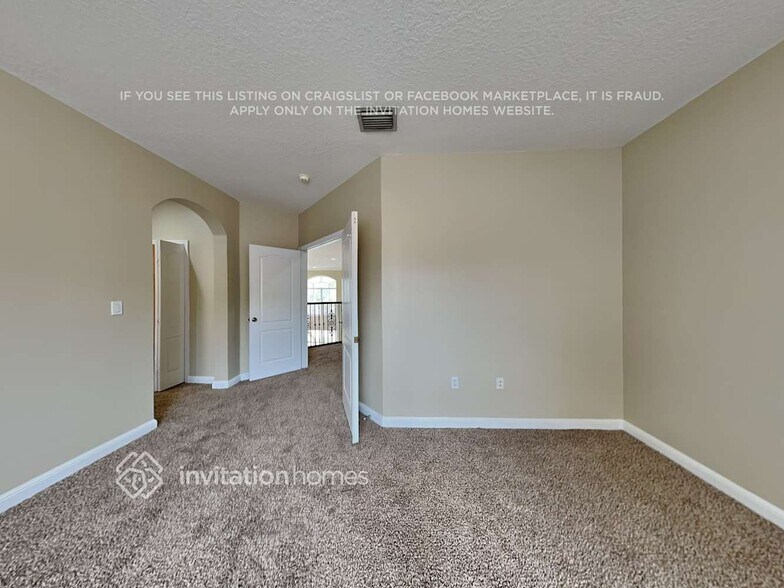 Building Photo - 2307 SW 127th Ave