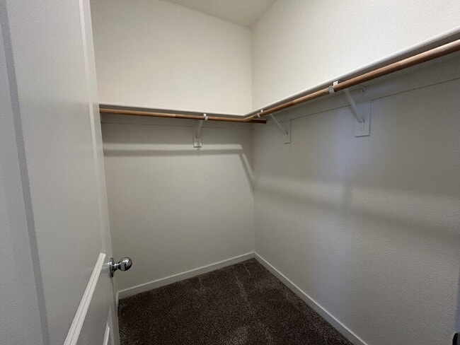 Building Photo - 3998 E Commerce Way