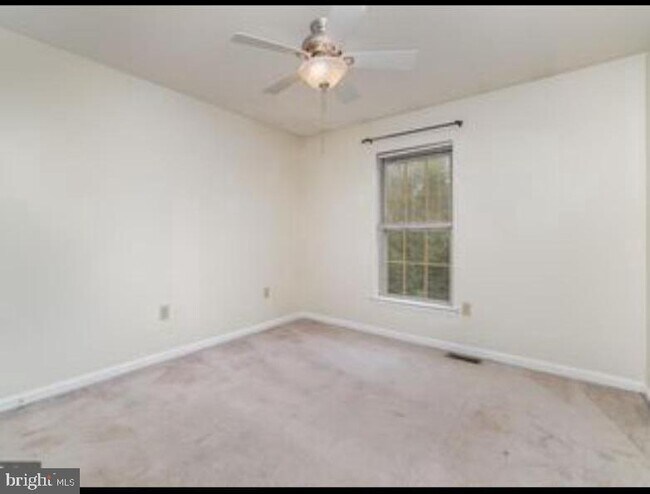 Building Photo - 471 Stonehedge Ln