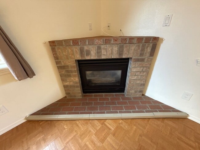 Building Photo - 1843 Olympic Dr E