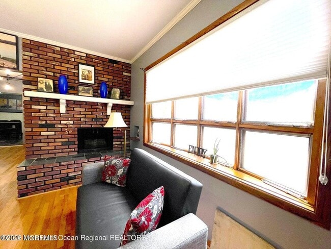 Building Photo - 137 Oakland St