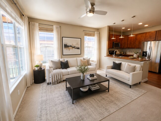 Building Photo - Stunning End Unit 3 Bedroom Townhouse in NE Colorado Springs!