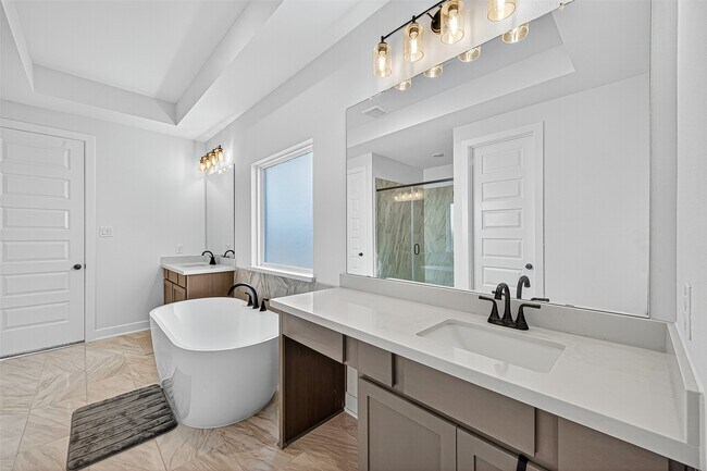 Building Photo - 8735 Flounder Rosa Ln