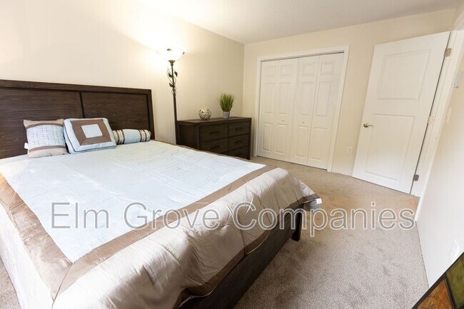 Building Photo - 72 Hemingway Dr