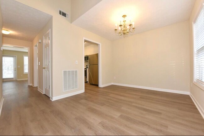 Building Photo - 2428 E University Dr