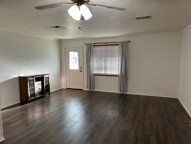 Building Photo - 3738 Kenneth Ave