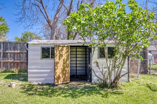 Building Photo - 904 21st St