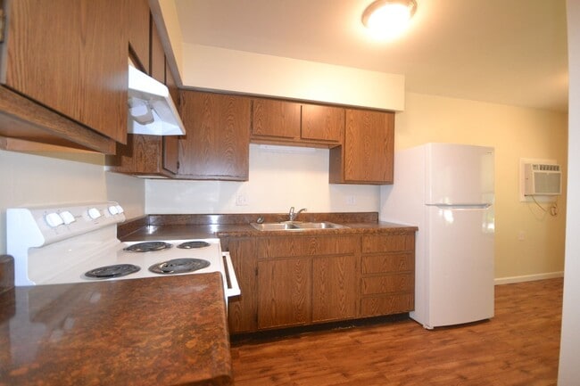 Building Photo - Sommerfield Apartments