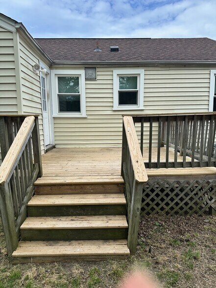 Building Photo - 9324 Phillip Ave