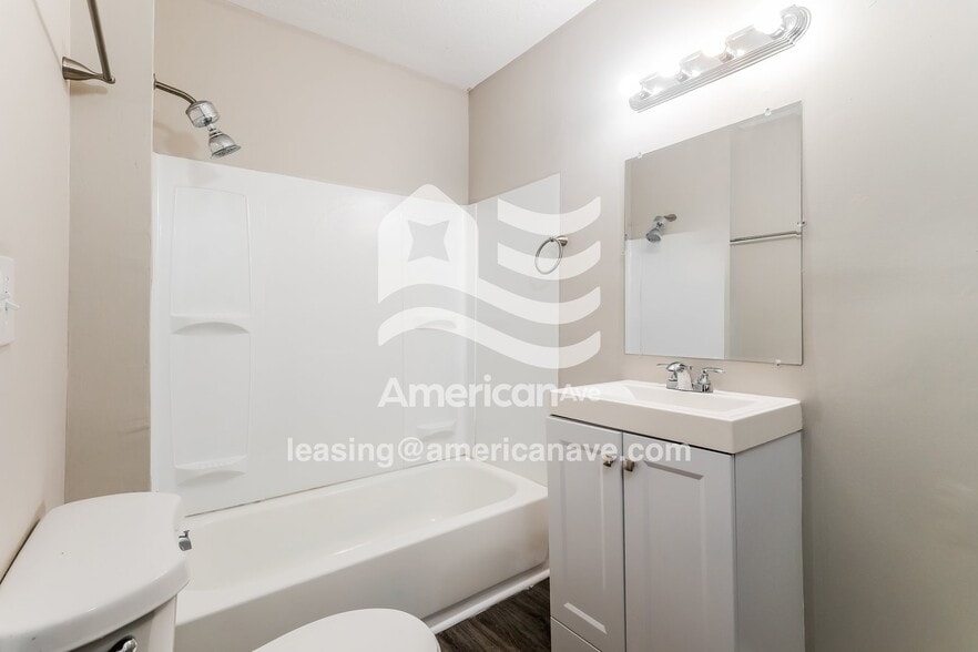 Building Photo - 475 Lowe Cir
