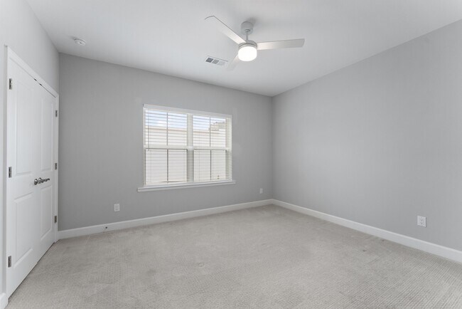 Building Photo - 114 Magnolia Grn St