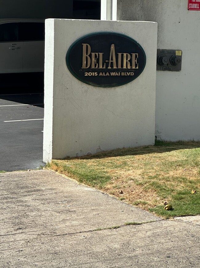 Building Photo - The Bel-Aire