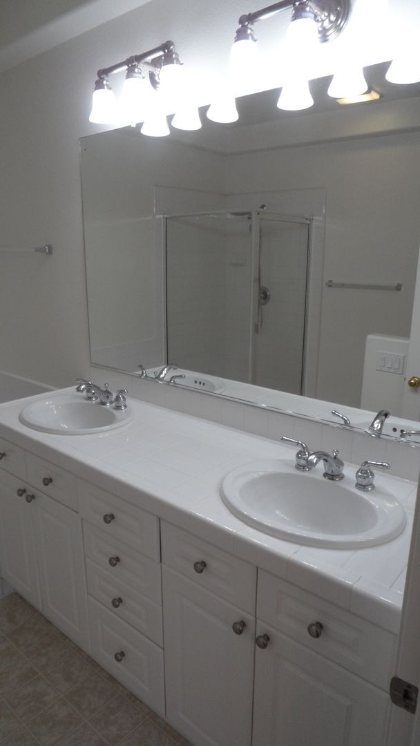 Building Photo - 33 Bonsall