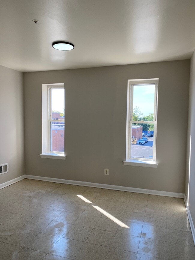 Building Photo - 1716 Riggs Ave