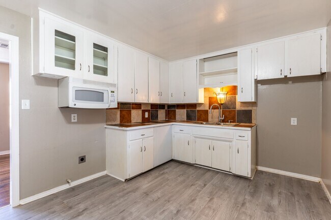 Building Photo - 3308 N Holman Ct
