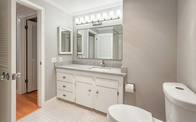 Building Photo - 949 N 35th St