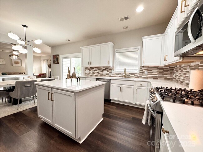 Building Photo - 10031 Glenburn Ln