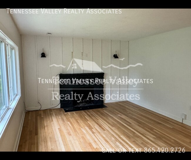Building Photo - 3919 Beverly Pl
