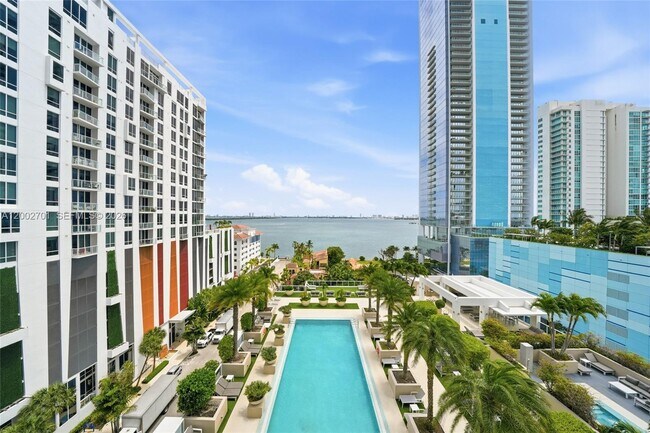 Building Photo - 600 NE 27th St